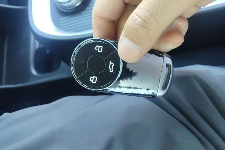 Used ORA Good Cat 2021 500km Long-Range Poseidon Edition Lithium-Ion Battery Vehicle Key