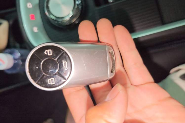 Used ORA Good Cat 2021 400km Standard Range Venus Edition Lithium-Ion Battery Vehicle Key