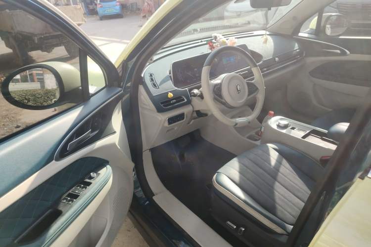 Used ORA Good Cat 2021 500km Long-Range Poseidon Edition Lithium-Ion Battery Interior 3