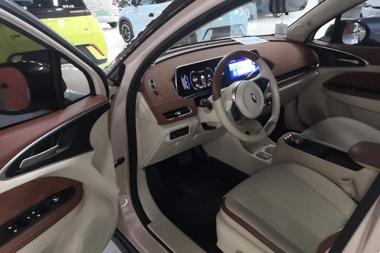 Used ORA Good Cat 2021 500km Long-Range Poseidon Edition Lithium-Ion Battery Interior 3