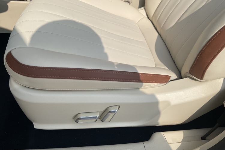 Used ORA Good Cat 2021 400km Standard Range Athena Edition Lithium-Ion Battery Interior 7