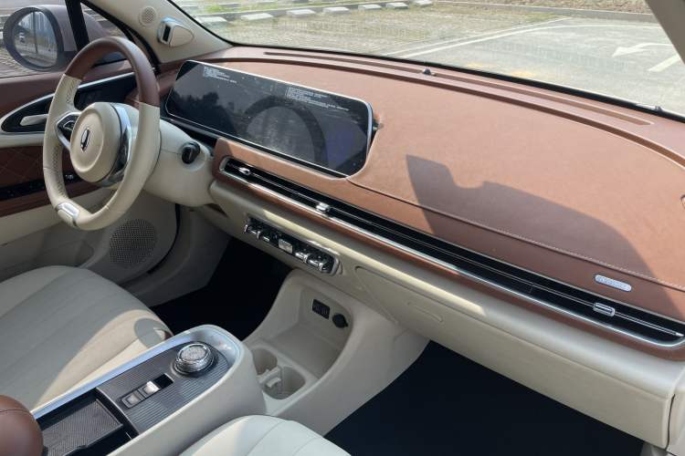 Used ORA Good Cat 2021 400km Standard Range Athena Edition Lithium-Ion Battery Interior 8