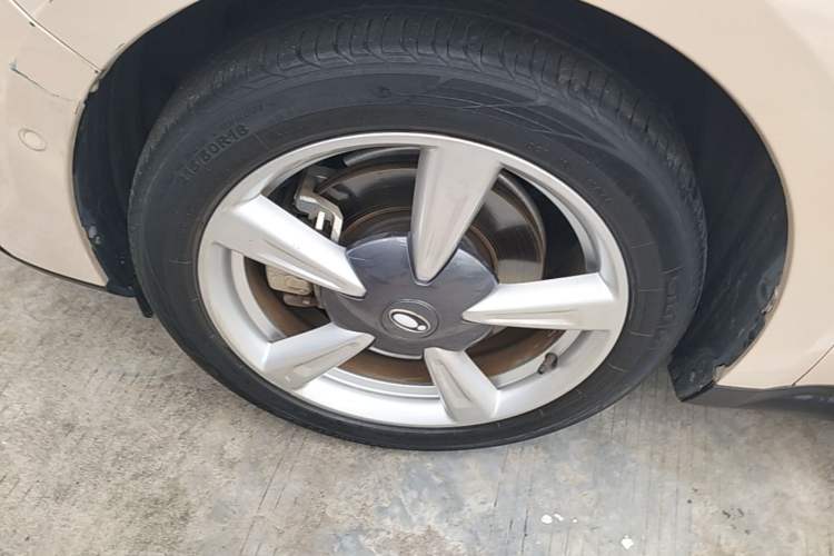 Used ORA Good Cat 2021 400km Standard Range Athena Edition Lithium Iron Phosphate Left Front Wheel Hub