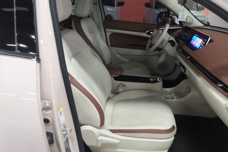 Used ORA Good Cat 2021 500km Long-Range Poseidon Edition Lithium-Ion Battery Right Front Seat