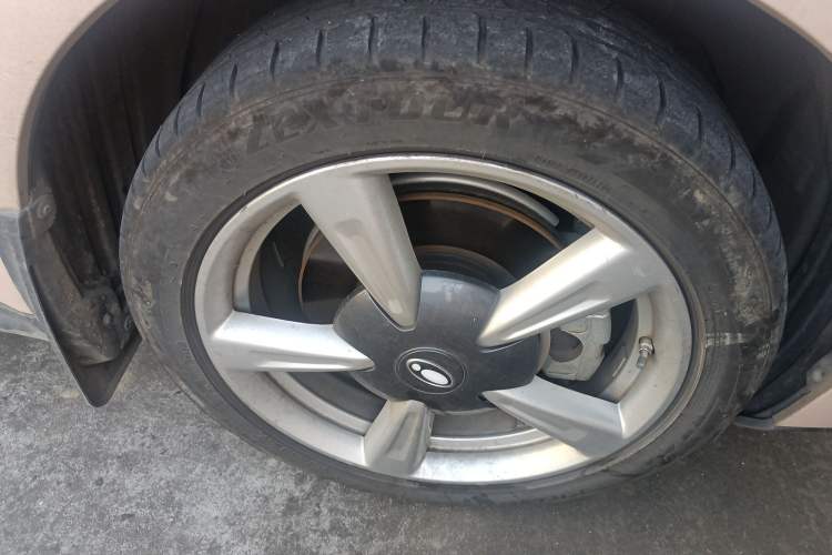 Used ORA Good Cat 2021 400km Standard Range Muse Edition Lithium-Ion Battery Right Front Wheel Hub