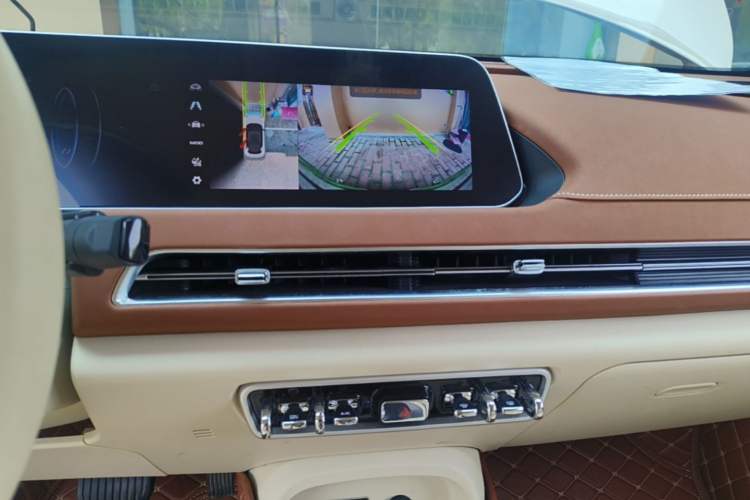 Used ORA Good Cat 2022 400km Standard Range Luxury Version Lithium Iron Phosphate Audio And AC Panel