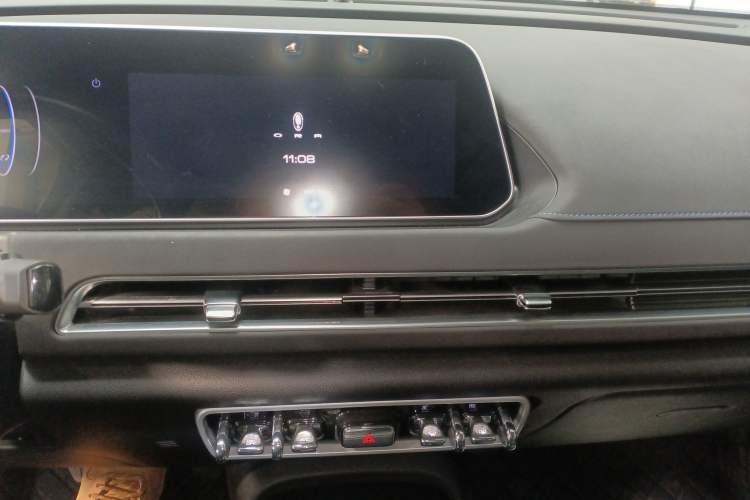 Used ORA Good Cat 2022 400km Standard Range Luxury Version Lithium Iron Phosphate Audio And AC Panel
