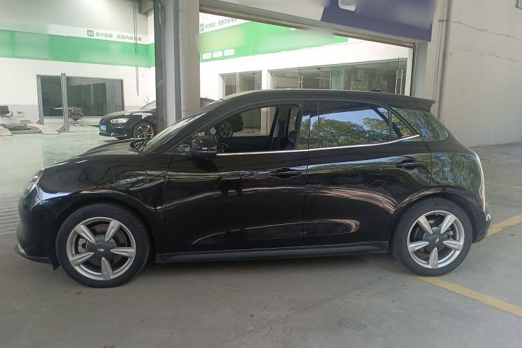 Used ORA Good Cat 2022 400km Standard Range Luxury Version Lithium Iron Phosphate Exterior 3