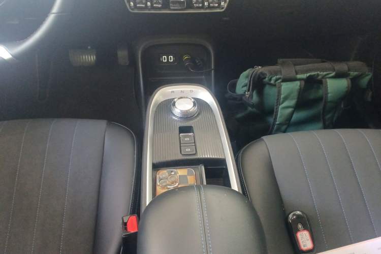 Used ORA Good Cat 2022 400km Standard Range Luxury Version Lithium Iron Phosphate Gear Lever