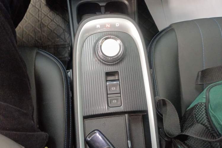 Used ORA Good Cat 2022 400km Standard Range Luxury Version Lithium Iron Phosphate Gear Lever
