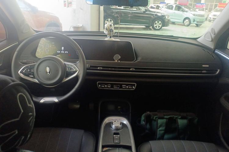 Used ORA Good Cat 2022 400km Standard Range Luxury Version Lithium Iron Phosphate Interior 2