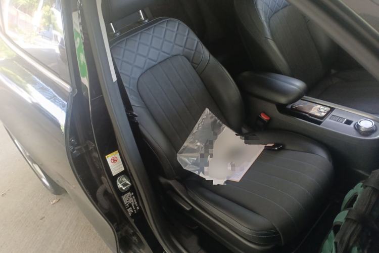 Used ORA Good Cat 2022 400km Standard Range Luxury Version Lithium Iron Phosphate Right Front Seat