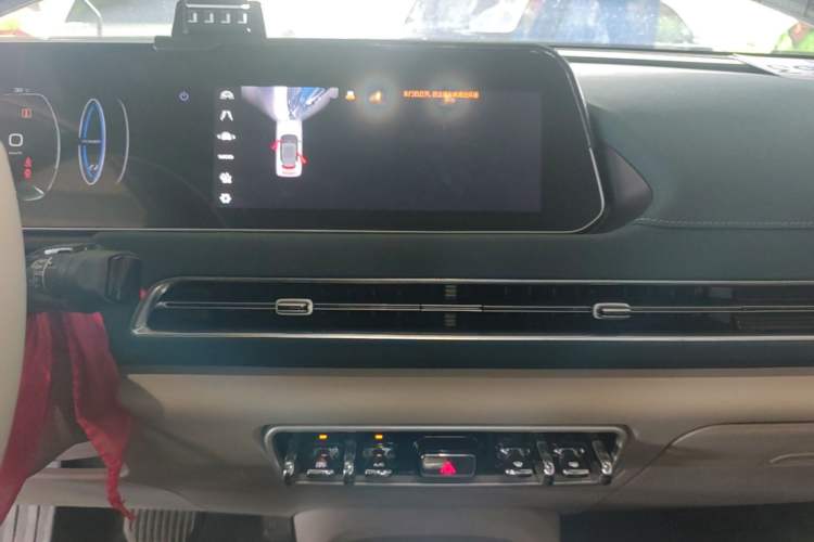 Used ORA Good Cat 2022 400km Standard Range Luxury Version Lithium Iron Phosphate Audio And AC Panel