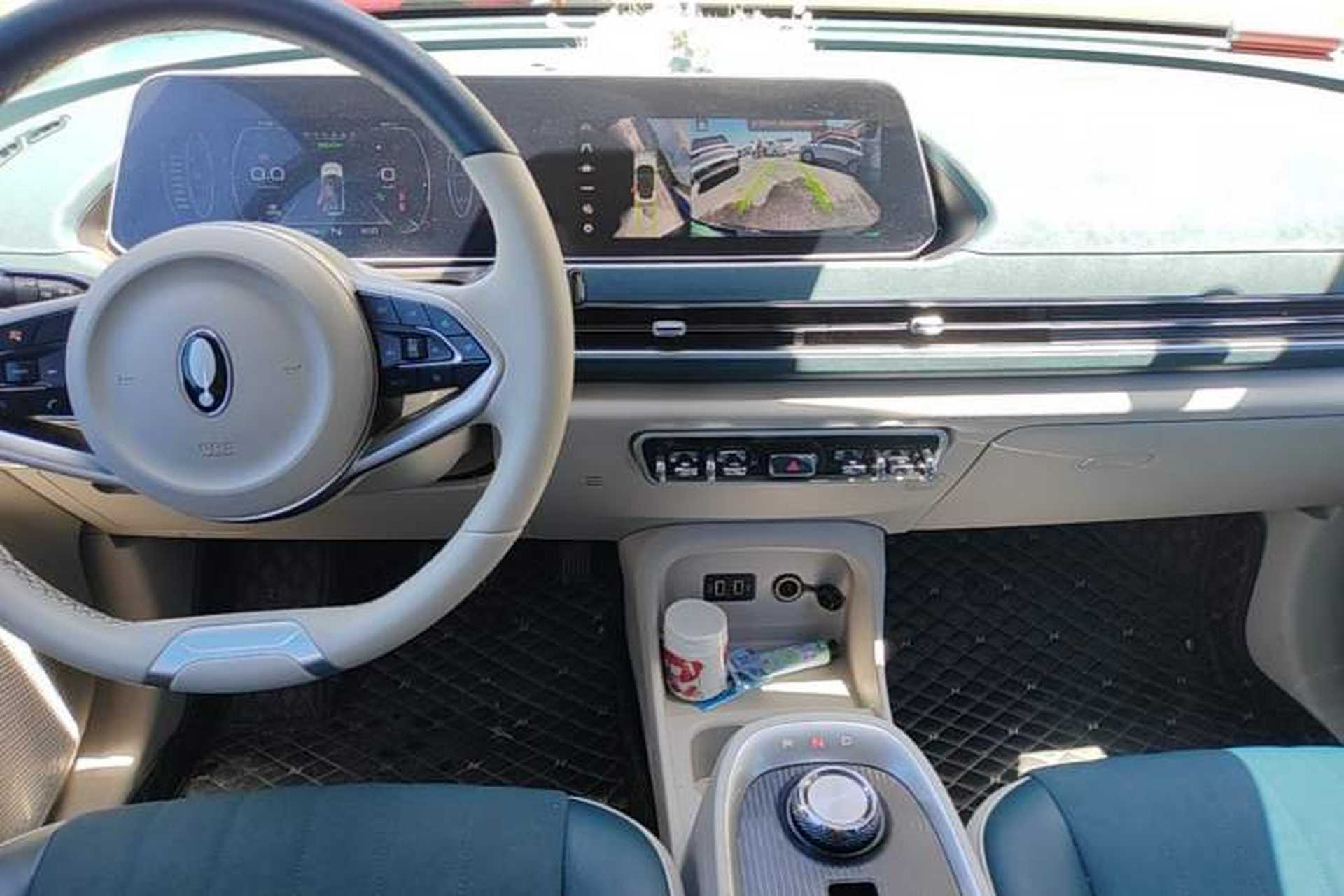 Used ORA Good Cat 2022 Morandi Edition 400km Standard Range Luxury Version Lithium-Ion Battery Audio And AC Panel