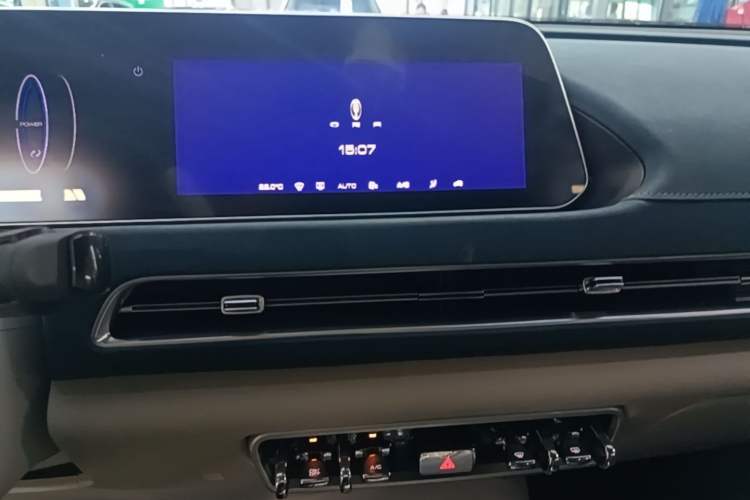 Used ORA Good Cat 2022 400km Standard Range Premium Version Lithium Iron Phosphate Audio And AC Panel