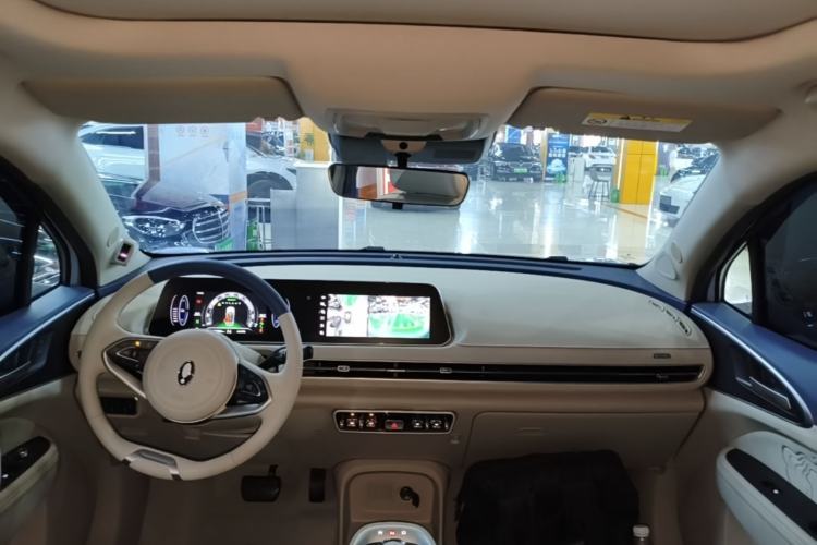 Used ORA Good Cat 2022 400km Standard Range Premium Version Lithium-Ion Battery Center Console