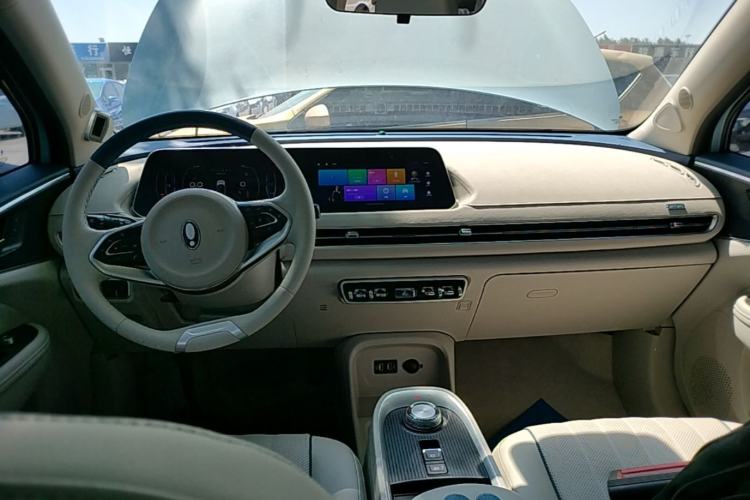 Used ORA Good Cat 2022 Morandi Edition 400km Standard Range Premium Version Lithium-Ion Battery Center Console