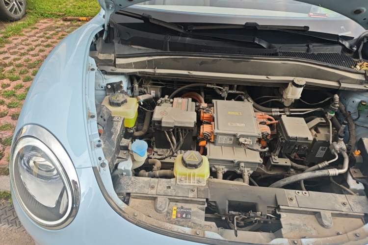 Used ORA Good Cat 2022 Morandi Edition 400km Standard Range Premium Version Lithium-Ion Battery Engine Bay Right