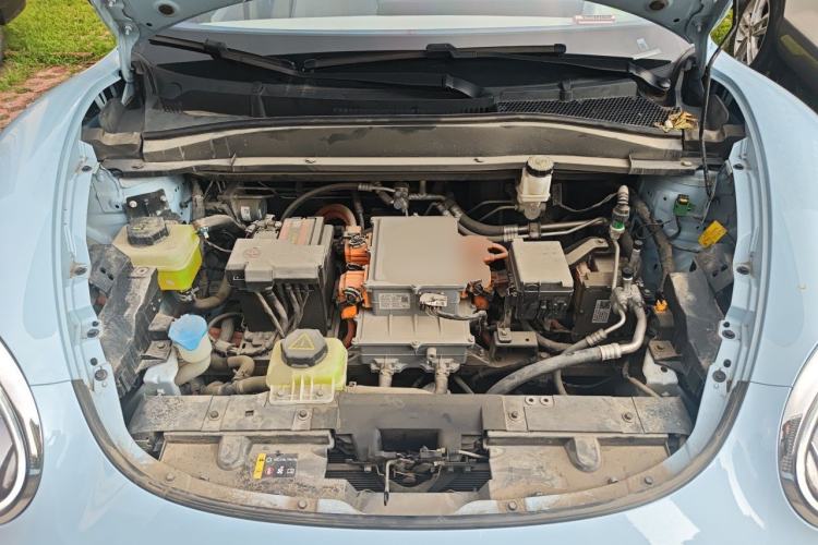 Used ORA Good Cat 2022 Morandi Edition 400km Standard Range Premium Version Lithium-Ion Battery Engine Bay