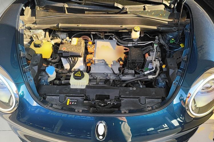 Used ORA Good Cat 2022 400km Standard Range Luxury Version Lithium Iron Phosphate Engine Bay