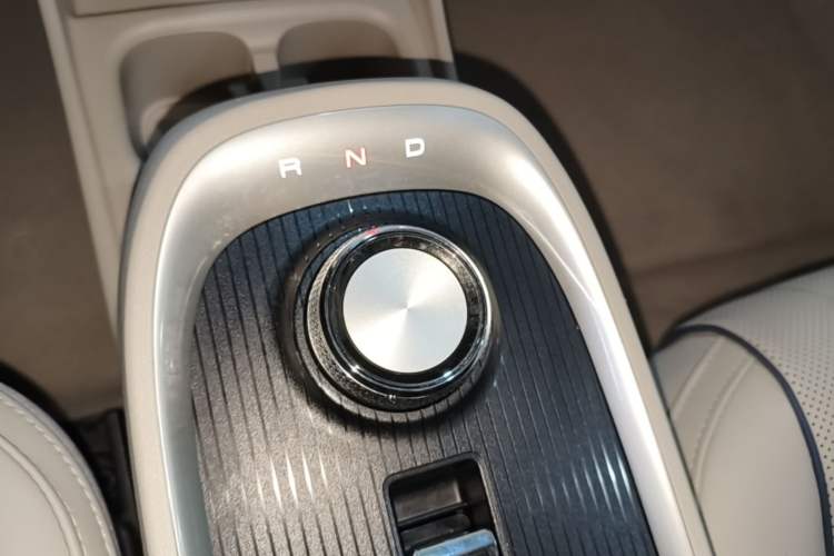 Used ORA Good Cat 2022 400km Standard Range Premium Version Lithium-Ion Battery Gear Lever