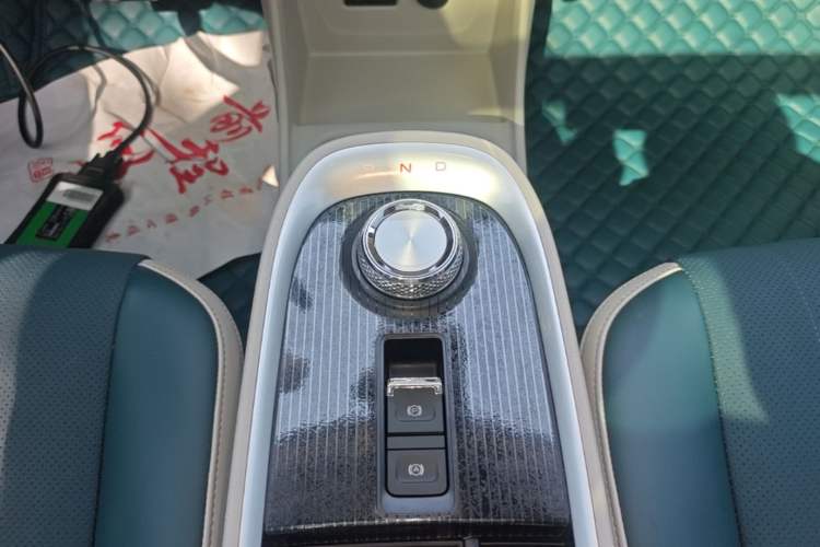 Used ORA Good Cat 2022 400km Standard Range Premium Version Lithium-Ion Battery Gear Lever