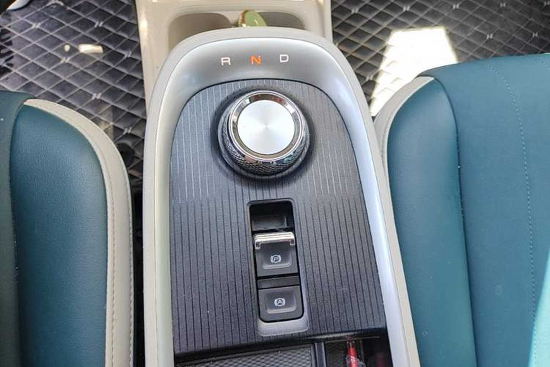 Used ORA Good Cat 2022 Morandi Edition 400km Standard Range Luxury Version Lithium-Ion Battery Gear Lever