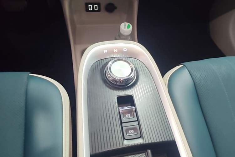 Used ORA Good Cat 2022 400km Standard Range Premium Version Lithium-Ion Battery Gear Lever