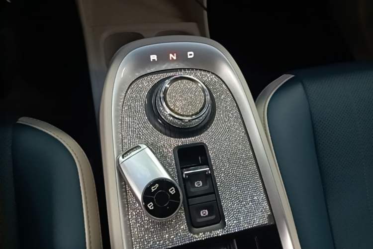 Used ORA Good Cat 2022 400km Standard Range Premium Version Lithium Iron Phosphate Gear Lever