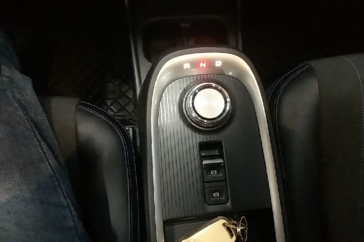 Used ORA Good Cat 2022 400km Standard Range Premium Version Lithium-Ion Battery Gear Lever