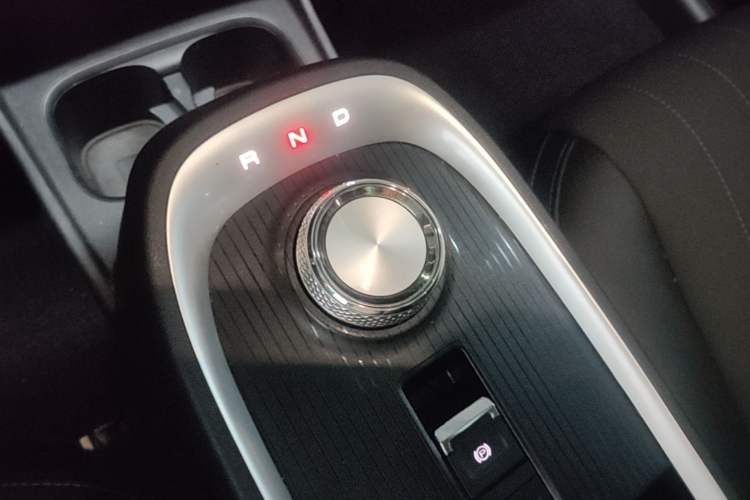 Used ORA Good Cat 2022 400km Standard Range Premium Version Lithium Iron Phosphate Gear Lever