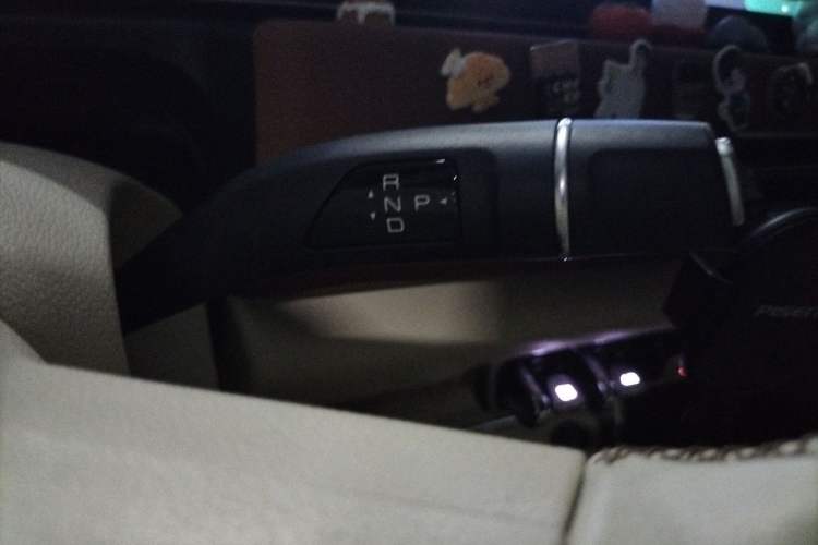 Used ORA Good Cat 2022 Morandi Edition 400km Standard Range Two-Week Young Enjoyment Version Lithium Iron Phosphate Gear Lever