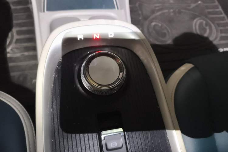 Used ORA Good Cat 2022 400km Standard Range Luxury Version Ternary Lithium Gear Lever