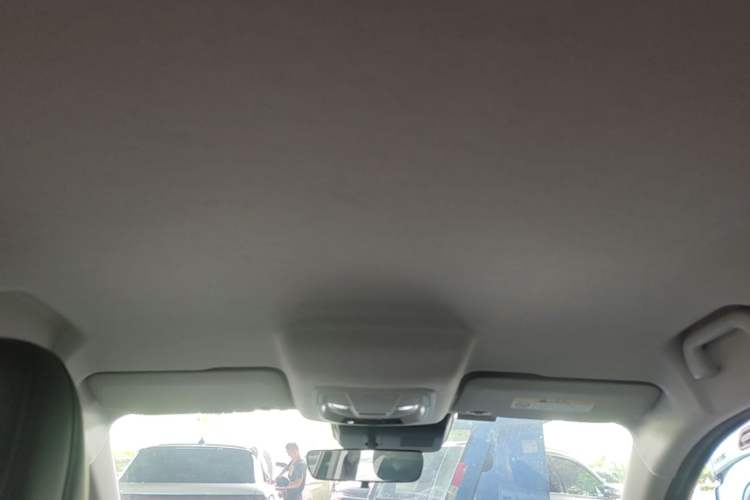 Used ORA Good Cat 2022 400km Standard Range Luxury Version Lithium Iron Phosphate Headliner