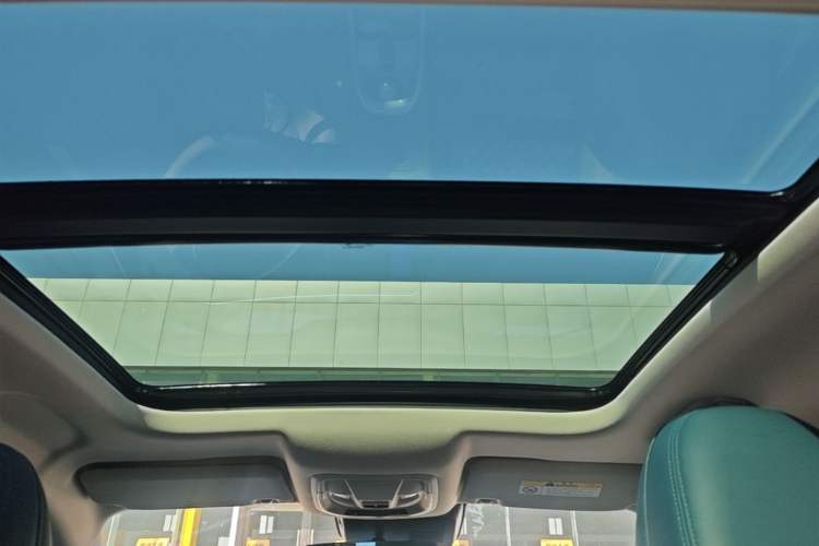 Used ORA Good Cat 2022 400km Standard Range Premium Version Lithium-Ion Battery Headliner