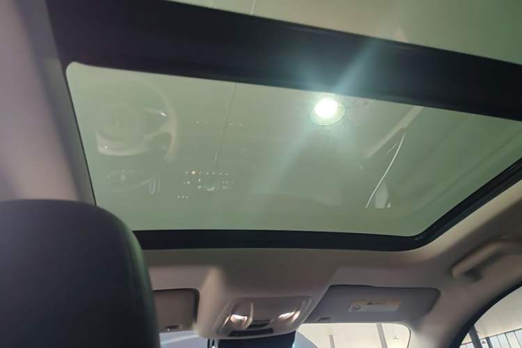 Used ORA Good Cat 2022 400km Standard Range Premium Version Lithium-Ion Battery Headliner