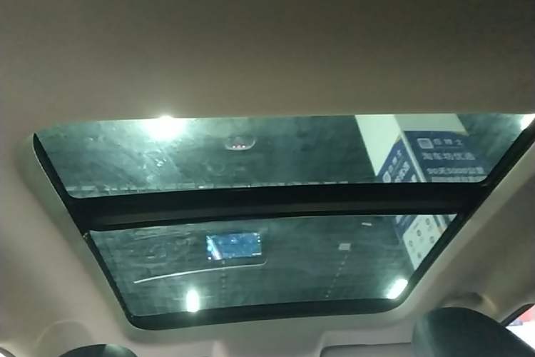 Used ORA Good Cat 2022 400km Standard Range Premium Version Lithium-Ion Battery Headliner