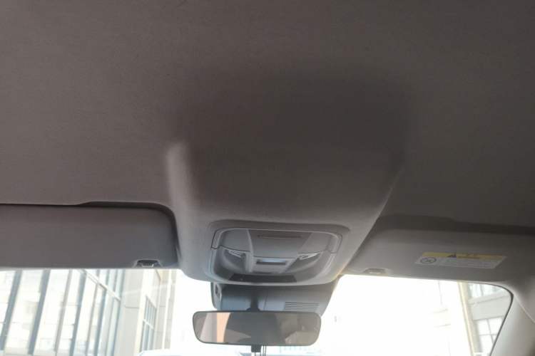 Used ORA Good Cat 2022 400km Standard Range Luxury Version Lithium Iron Phosphate Headliner