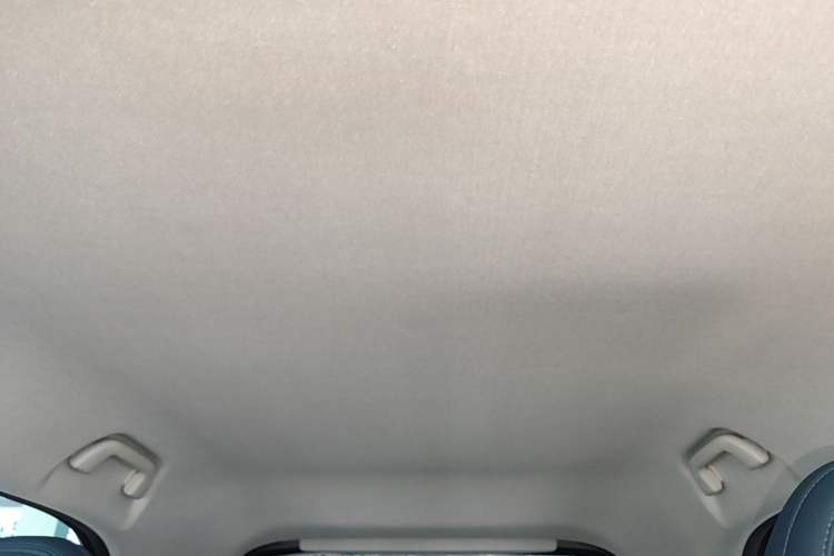 Used ORA Good Cat 2022 Morandi Edition 400km Standard Range Two-Week Young Enjoyment Version Lithium Iron Phosphate Headliner