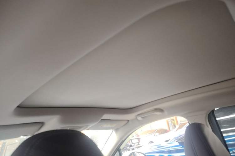 Used ORA Good Cat 2022 400km Standard Range Premium Version Lithium Iron Phosphate Headliner