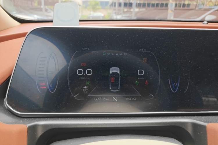 Used ORA Good Cat 2022 Morandi Edition 400km Standard Range Luxury Version Lithium-Ion Battery Instrument Cluster