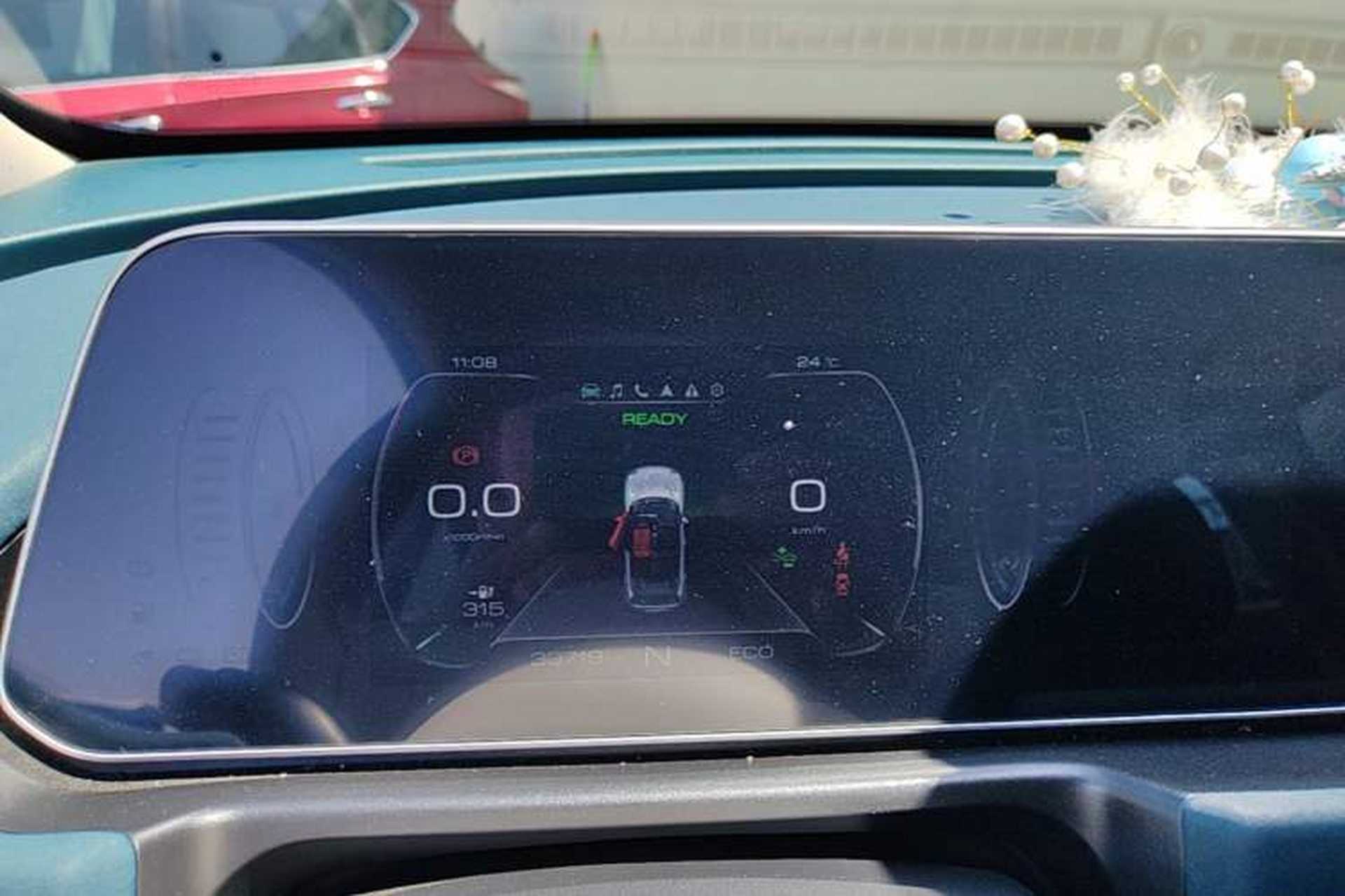 Used ORA Good Cat 2022 Morandi Edition 400km Standard Range Luxury Version Lithium-Ion Battery Instrument Cluster