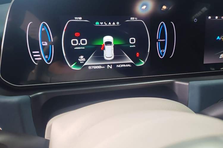 Used ORA Good Cat 2022 400km Standard Range Premium Version Lithium-Ion Battery Instrument Cluster