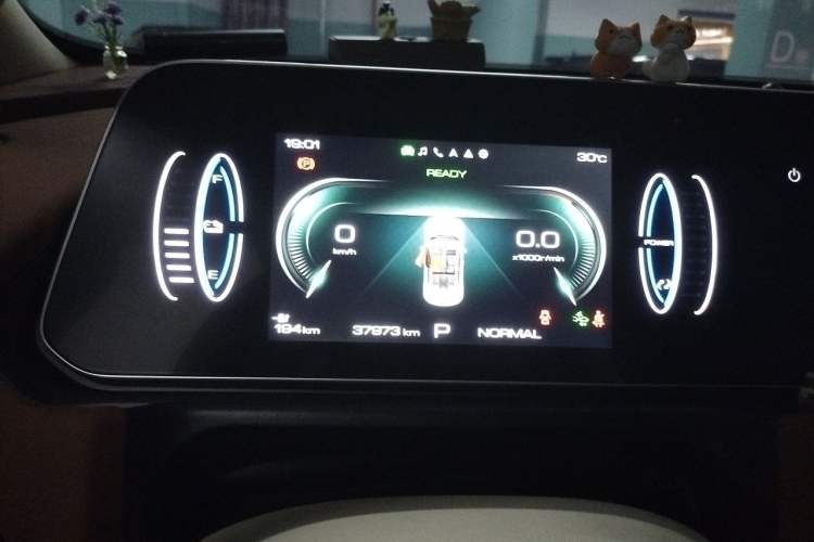 Used ORA Good Cat 2022 Morandi Edition 400km Standard Range Two-Week Young Enjoyment Version Lithium Iron Phosphate Instrument Cluster