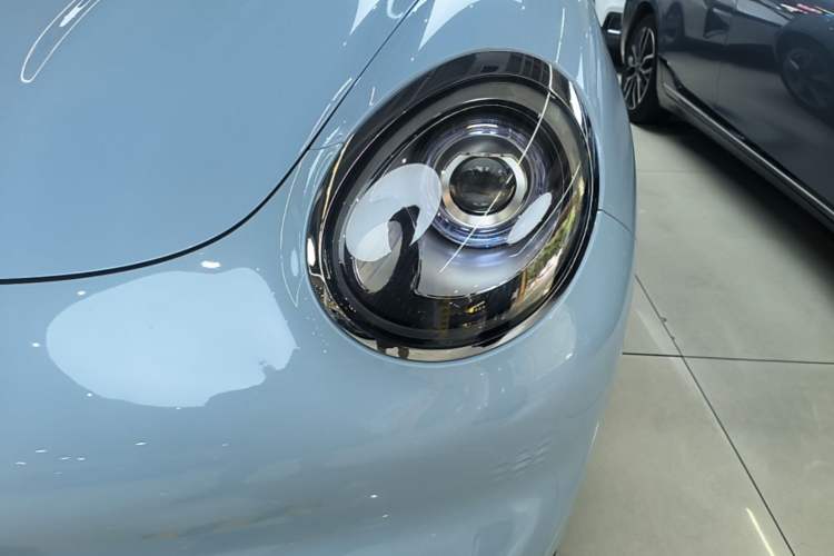 Used ORA Good Cat 2022 400km Standard Range Premium Version Lithium-Ion Battery Left Front Headlight