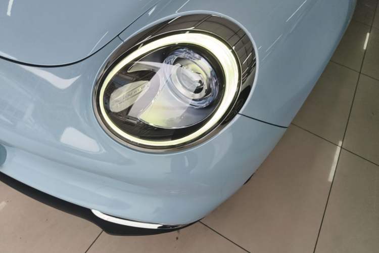 Used ORA Good Cat 2022 400km Standard Range Luxury Version Lithium Iron Phosphate Left Front Headlight