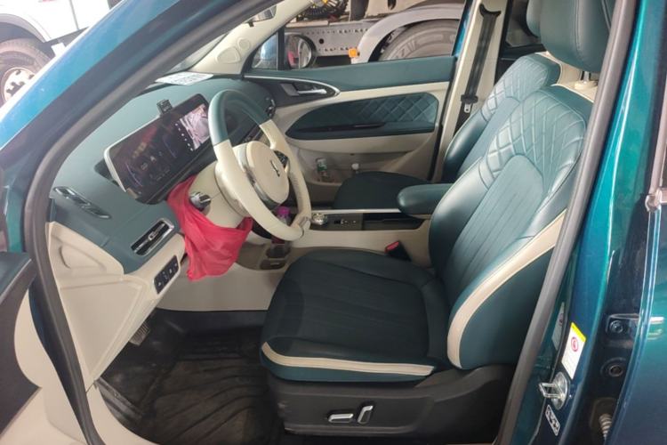 Used ORA Good Cat 2022 400km Standard Range Luxury Version Lithium Iron Phosphate Left Front Seat