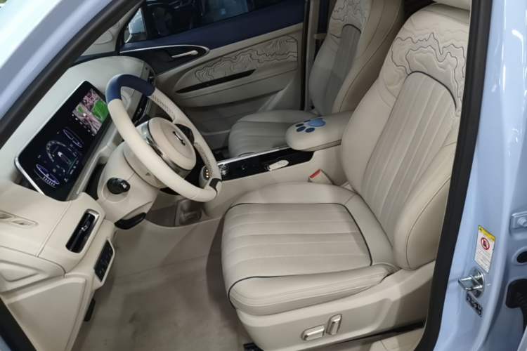 Used ORA Good Cat 2022 400km Standard Range Premium Version Lithium-Ion Battery Left Front Seat