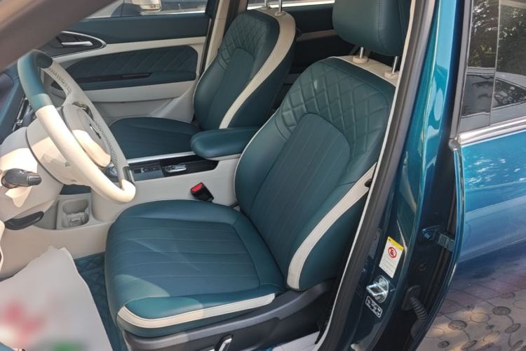 Used ORA Good Cat 2022 400km Standard Range Premium Version Lithium-Ion Battery Left Front Seat