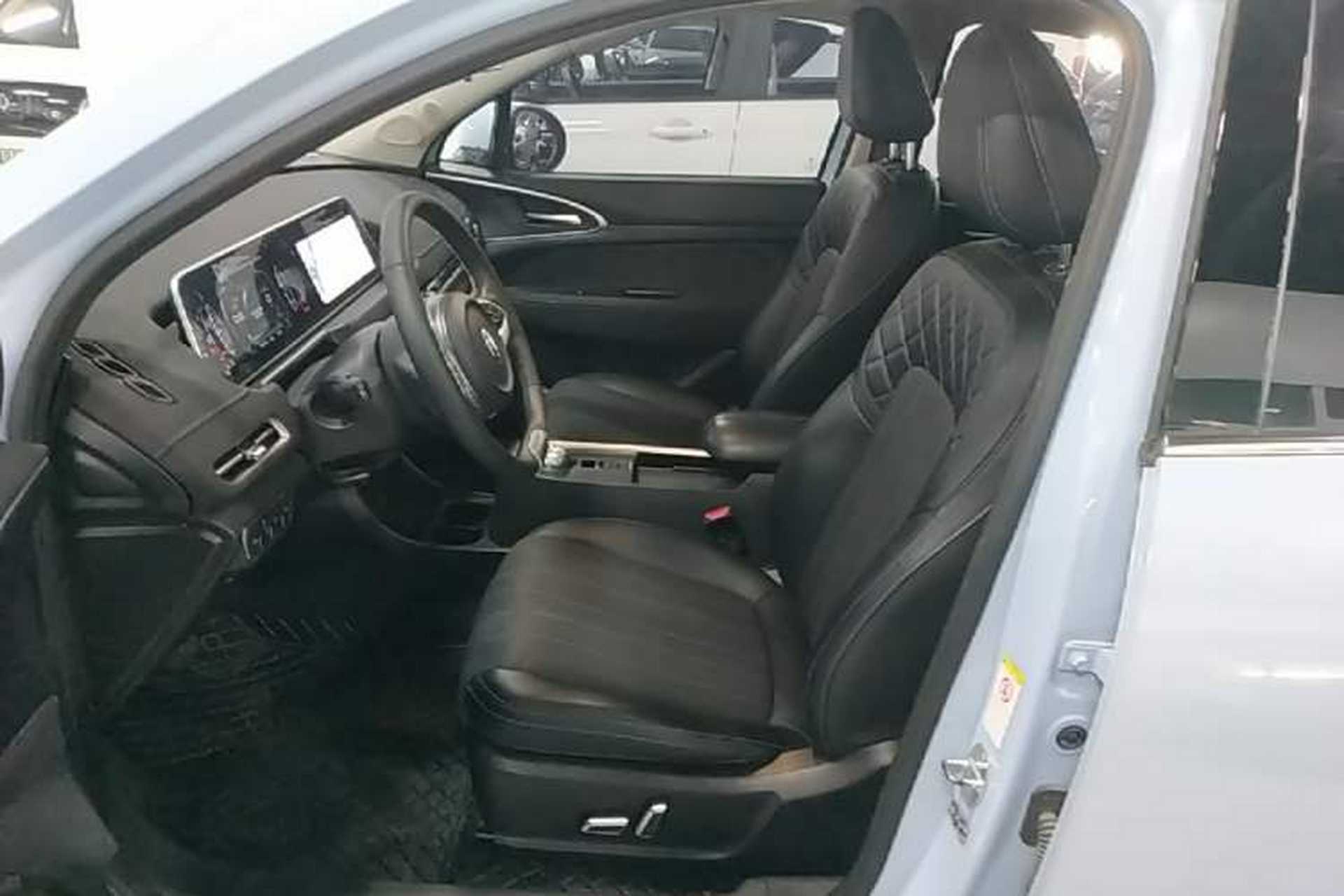 Used ORA Good Cat 2022 400km Standard Range Premium Version Lithium-Ion Battery Left Front Seat